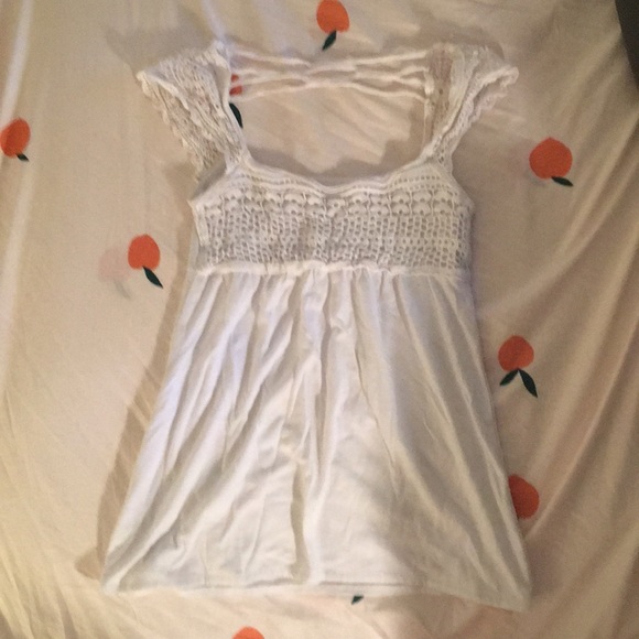 White crocheted flowy tank top - Picture 1 of 4